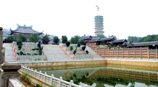 Посещение провинции Ниньбинь - древней столицы Вьетнама - ảnh 3